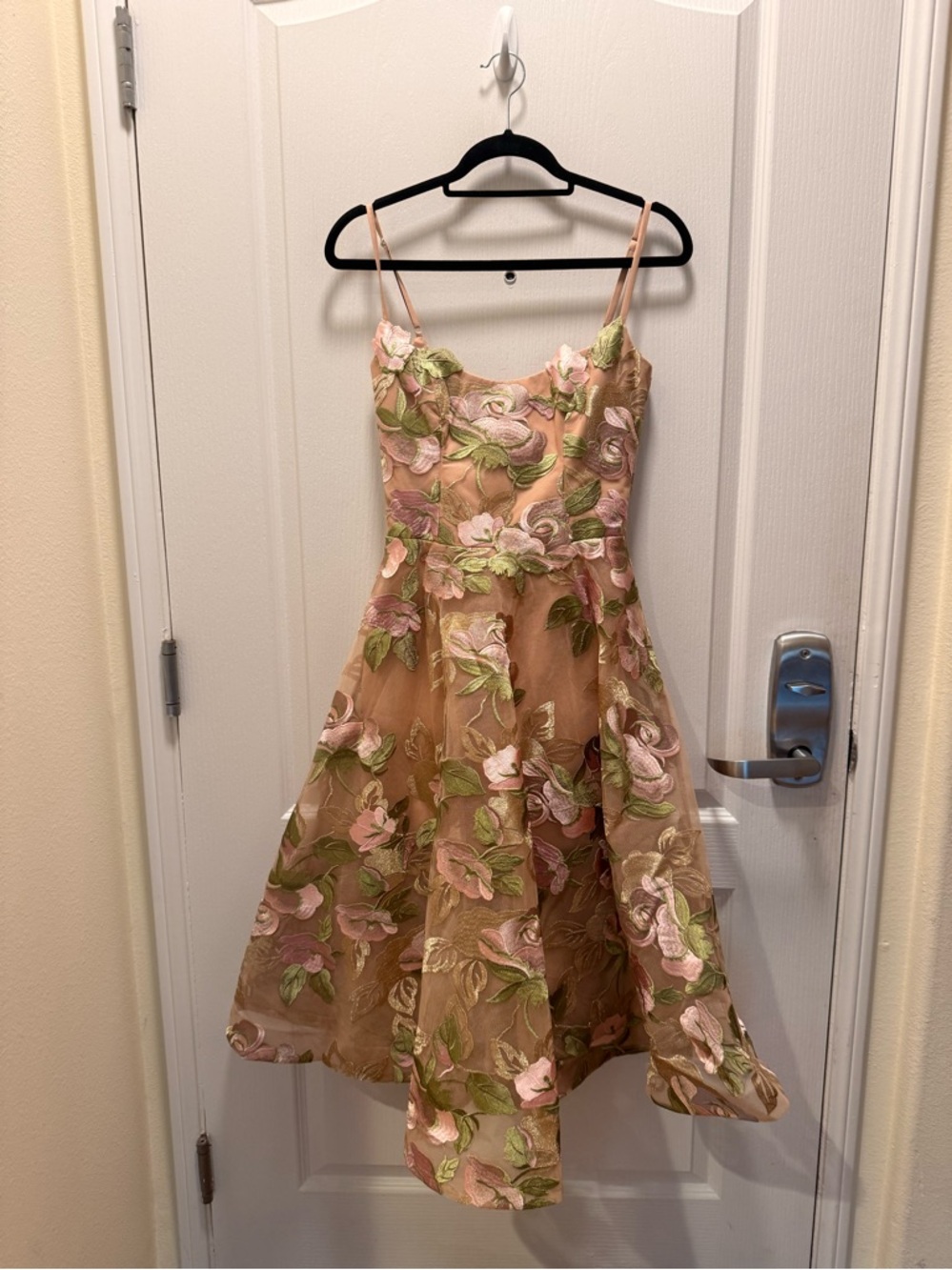 HELSI Embroidered Floral Sleeveless Cocktail Dress Size XS NWT - Picture 2 of 7